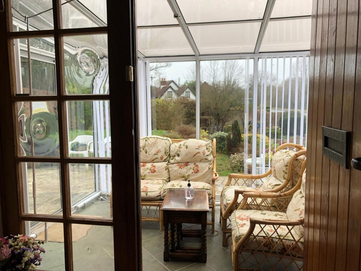 Ponders End Bed and Breakfast Newport  Exteriör bild