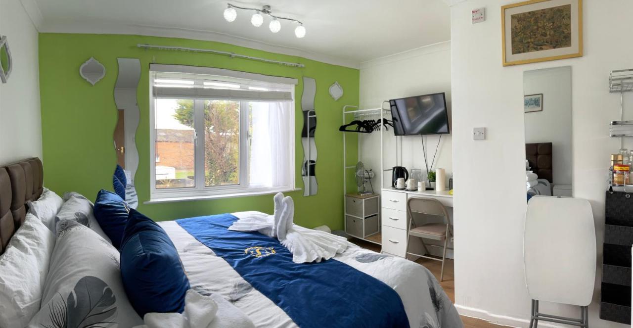 Ponders End Bed and Breakfast Newport  Exteriör bild